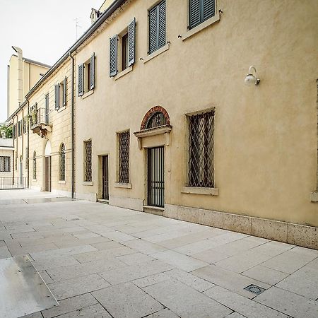 Arena Easy Suites Guesthouse Verona Eksteriør billede