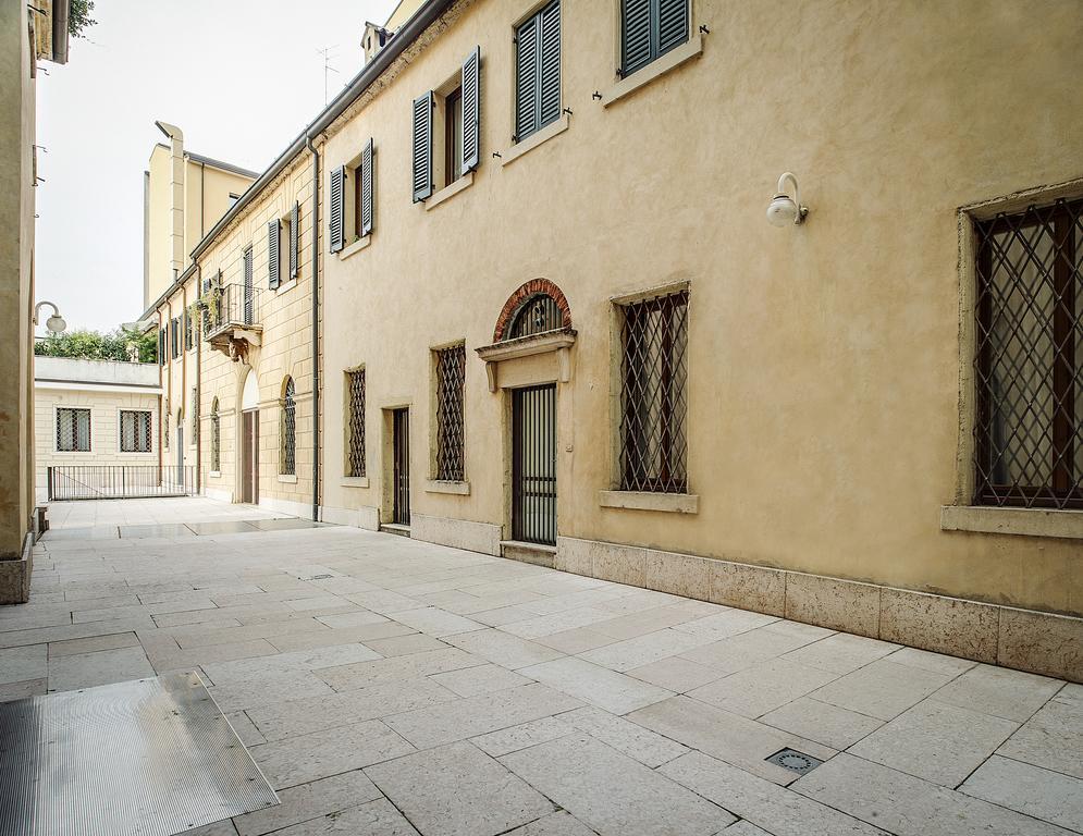 Arena Easy Suites Guesthouse Verona Eksteriør billede